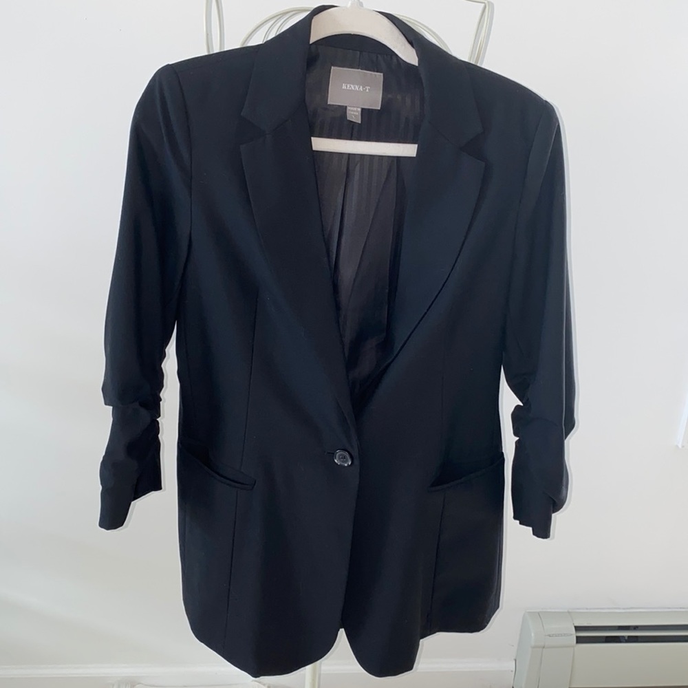 Kenna -T Black Three Quarter Sleeve Blazer